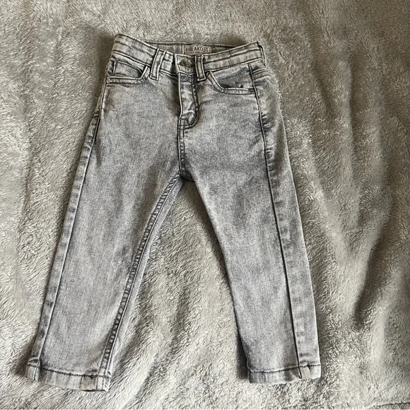 -FINAL PRICE- CLASSIC JEANS - GREY WASH size: 2T- 3T - Picture 1 of 4
